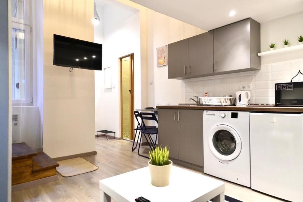 Cosy Flat In Kiraly Str, King Apartment Будапеща Екстериор снимка